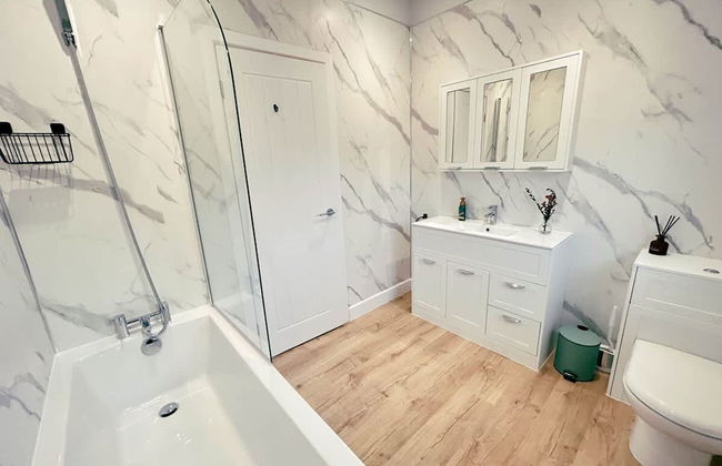 Stunning 3 Bedroom Lodge With Hot Tub in York - Foto 11