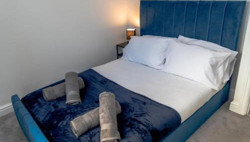 Comfortable 3BR Home, Steps from York Town Centre, Sleeps 6, Free Parking - Foto 4