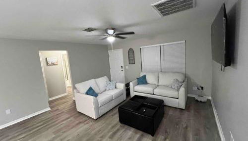 Get cozy in this Renovated home by the Villages - Foto 1