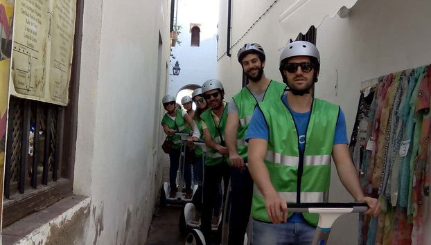 Percorrendo as ruas estreitas de Córdoba