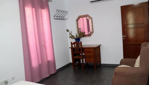Casa llena de vida con patio y terraza - Photo 4