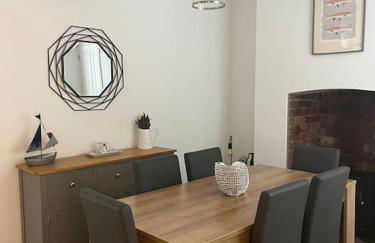 Contemporary 3-Bedroom Home with Stunning Views - Foto 47