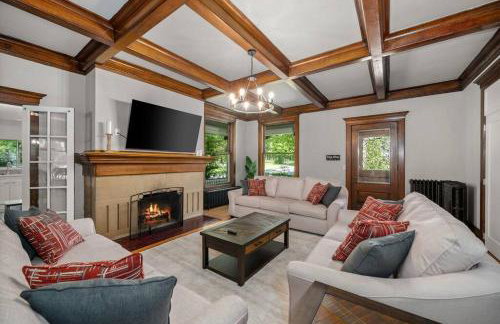 Entire Main level of Beautiful Historic Home - Foto 36