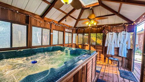 Maple House Romantic Getaway WHot Tub Near IAH - Foto 2