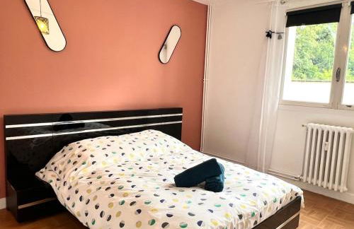 Large 3 bedroom parking and fiber - Foto 11