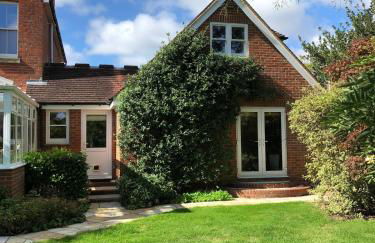 Quiet 4 guest annexe close to town - Foto 1