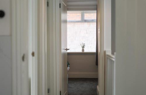 3 Bedroom House with Free Parking - Foto 51