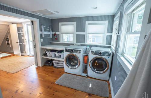 Beautiful Home 30 Feet from the Sand at Spofford Lake! - Foto 48