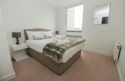 Orion Marina Sea View - Parking - by Brighton Holiday Lets - Foto 22