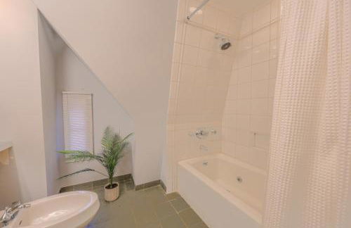 Luxurious Fenway 2BR Penthouse with Roof Decks - Foto 24