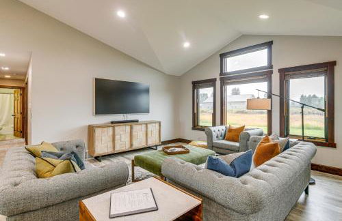 Pinedale Getaway Near Hiking, Skiing and Lakes! - Photo 5