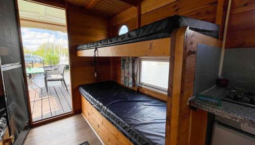 Hausfloßvermietung auf der Peene am Kummerower See in Mecklenburg Vorpommern 15 PS - Foto 4