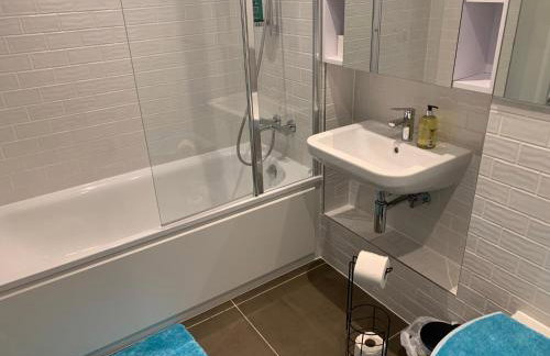 2 bedroom 2 bath 1 ensuite in Roya Asenal beautiful views & parking - Foto 28