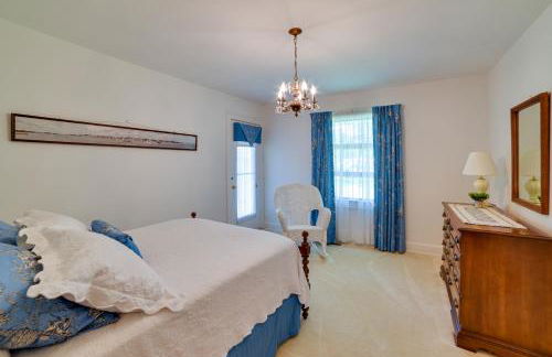 Fifties Beaufort Home with Patio, On Newport River! - Foto 18