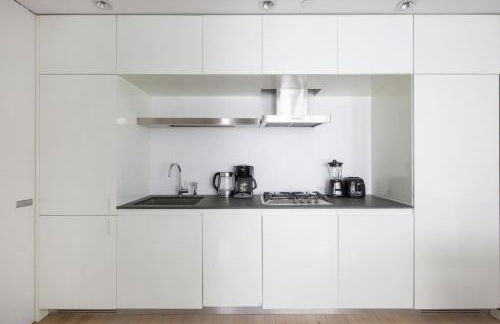 Modern 2BD in Midtown with Washer and Dryer in-unit - Foto 10