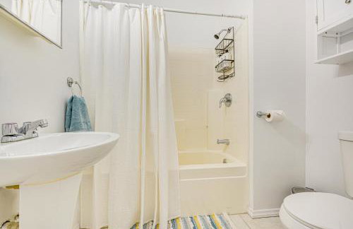 Dogwood Cottage with Fireplace 1 Mi to University - Foto 19