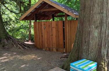 North Cascades Glamping with Hot-tub and Outdoor Kitchen - Foto 32