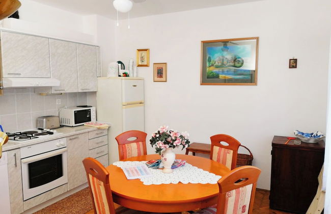 Insideout Apartment - Photo 12