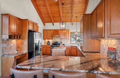 Mountain Retreat Sleeps 10 with Pool Table and Arcade - Foto 26