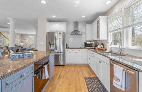 Summer by the Sea - Central to all beaches & ponds - Foto 13