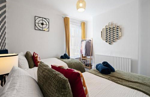 Sunny Seaside Paradise - Sleeps 5 - Photo 37