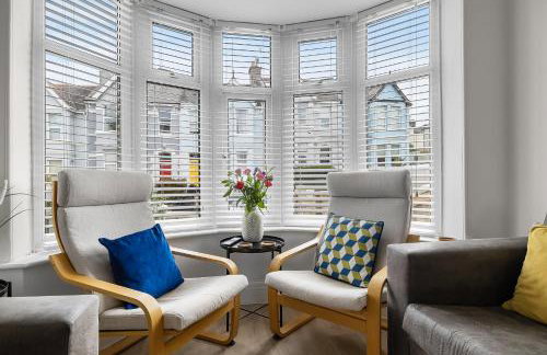 Substantial 5 bedroom townhouse with disabled access apartment, private off road parking space with EV point from 15th April 26, jaccuzi bath, Netflix and Wifi, near Argyle, boutique shops eateries and pubs - Foto 54