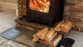 West Cottage, Free Breakfast supplied with free range eggs With log burner - Foto 4