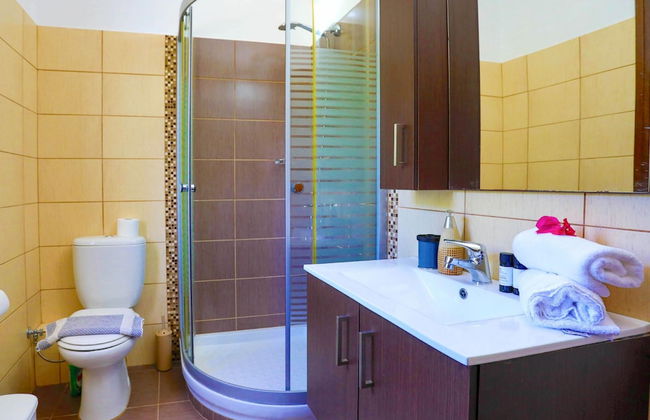 Villa Aloni in Paxi With 2 Bedrooms and 3 Bathrooms - Photo 31