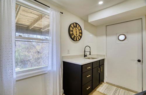 The Black Log Cabin - Hot Tub & Game Room - Foto 28