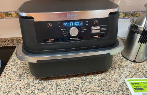 Beachfront, pool, air conditioning, 3 bedrooms, sea view - Photo 37