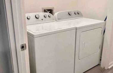 Private Suite in Upscale Neighborhood - Foto 25