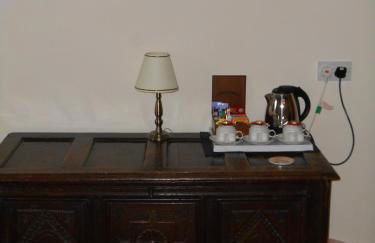 Charney Manor - Photo 46