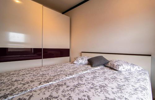 Flexible SelfCheckIns 114 - Zagreb - Bedroom - Loggia - Foto 10