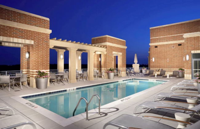 Bluebird Suites in Crystal City - Photo 26