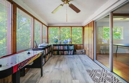 Spacious 3-BR Retreat Near Louisville Attractions - Photo 4