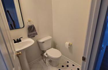 Spacious Townhouse near DC Airport Work Friendly - Foto 14