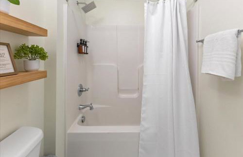 Top Floor - Mass Ave in Heart of Indy with Balcony - Foto 28