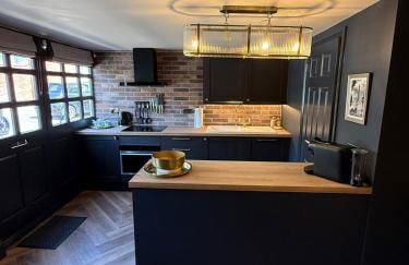 Charming Cottage in heart of town - Foto 6