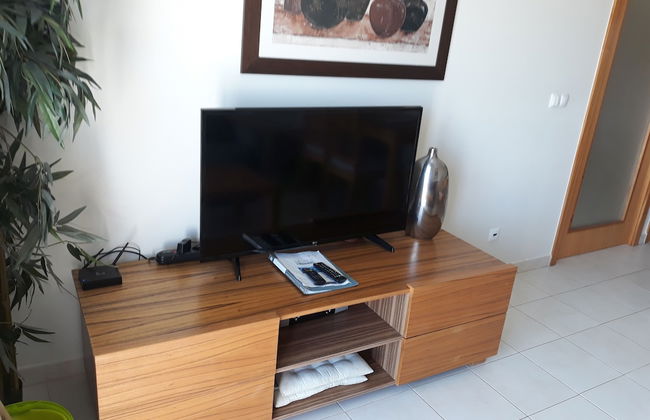 Remarkable 1-bed Apartment in Olhos de Água - Photo 13