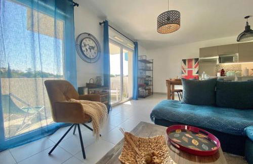 Bright apartment with balcony - Photo 3