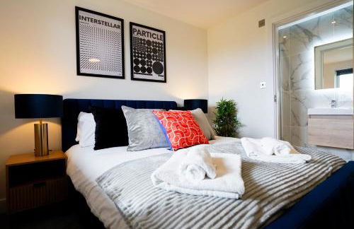 Moonlight Lodge - 4 bedroom Barn with Hot Tub! - Foto 33