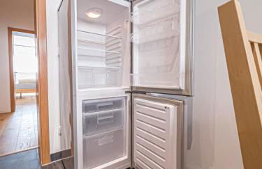 Gemütliche Ferienwohnung mit 2 Schlafzimmern, kostenfreiem Parkplatz, modernem Bad, Küche, Waschmaschine & Trockner - Foto 35