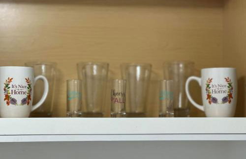 Relaxing Studio Getaway w BBQ, Patio and Parking - Foto 12