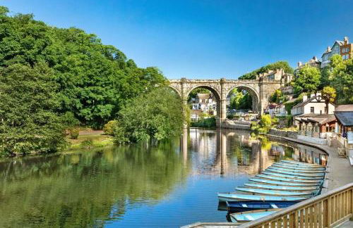 3 Bed Countryside Cottage in Harrogate with free parking and strong wifi - Photo 48