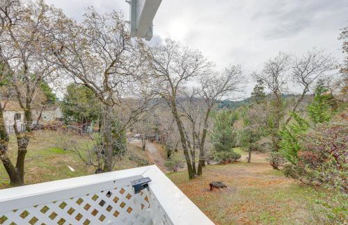 2 Mi to Lake Arrowhead! Mtn-View Hideaway with Deck - Foto 23