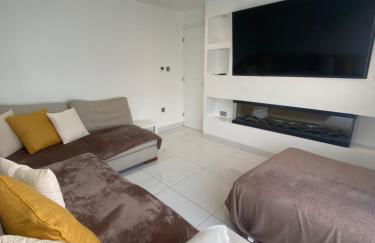 3 Bedroom House - Photo 2