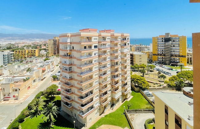 Mountain-view Apartment by Sea - Foto 24