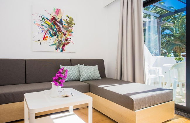 Apartamentos Los Tulipanes - Photo 19