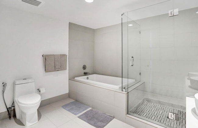 Luxury Condo at Beach Walk Resort - Foto 19