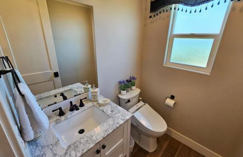 Modern comfort, prime location, 360 views, 4 BR entire house - Foto 20